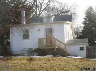 6239 Pierce St, Omaha, NE 68106