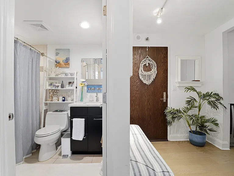 2020 Walnut St #14CD — Photo 15