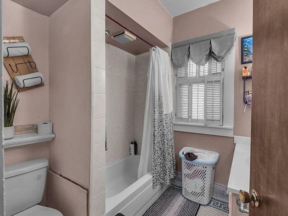 4th image of 223 S Edward St #1