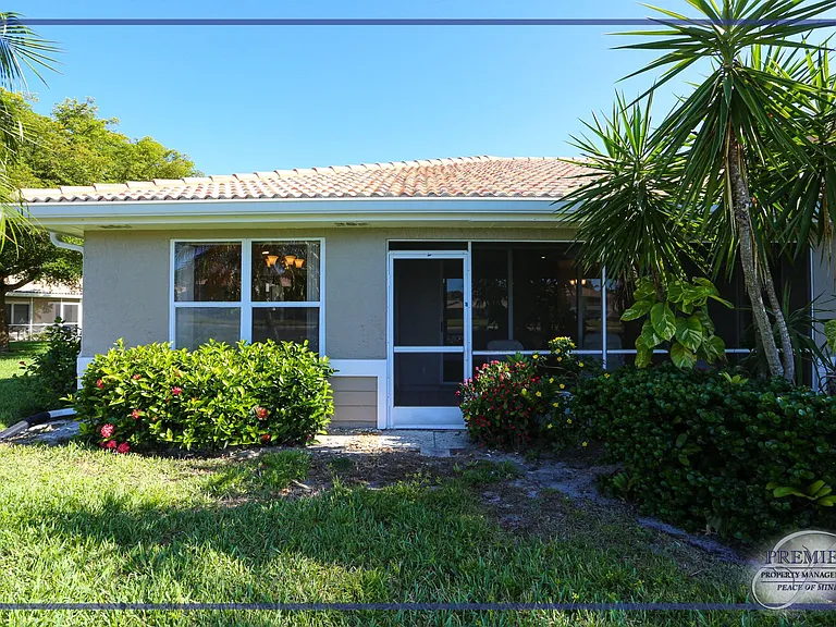 402 Emerald Bay Cir #E7 — Photo 48