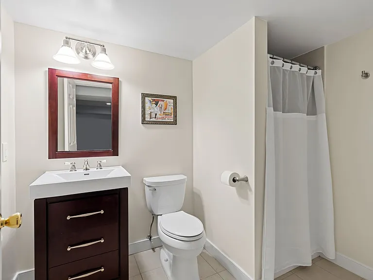 5213 Cathedral Ave NW — Photo 56