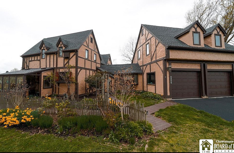 3291 New Rd, Dunkirk, NY 14048 Zillow