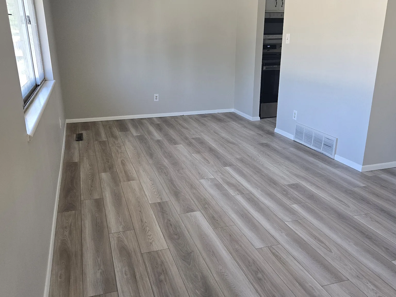 4 bed, 2014 sqft, $2,000 — Photo 2
