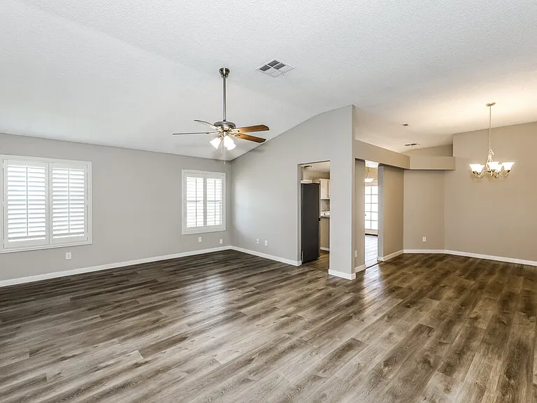 360 Dooley Dr — Photo 7