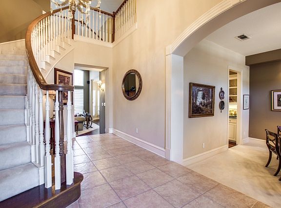 4th image of 813 Parkdale Dr