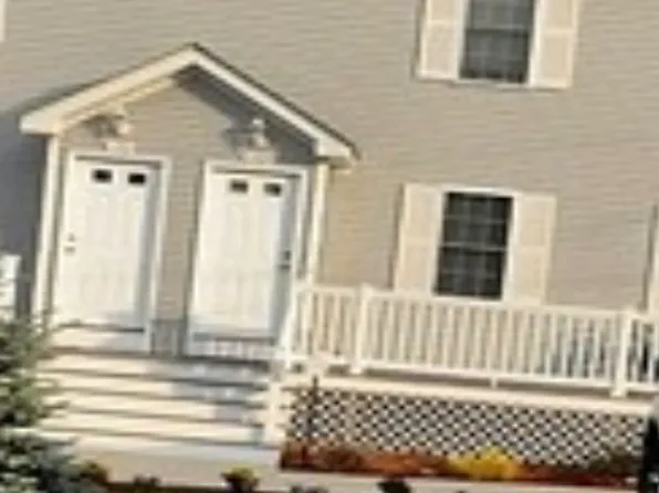 170-172 Lawrence St #2, Fall River, MA 02721
