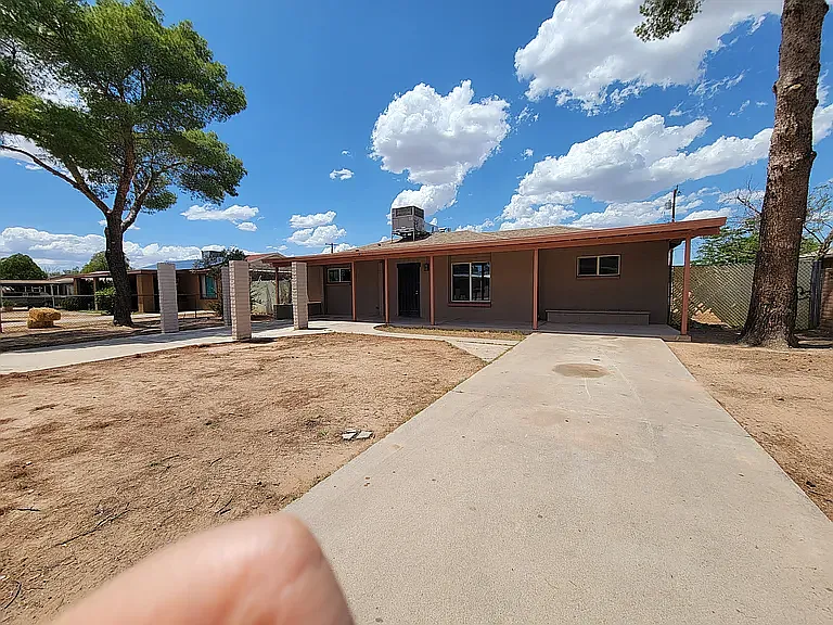 834 W Santa Maria St — Photo 1