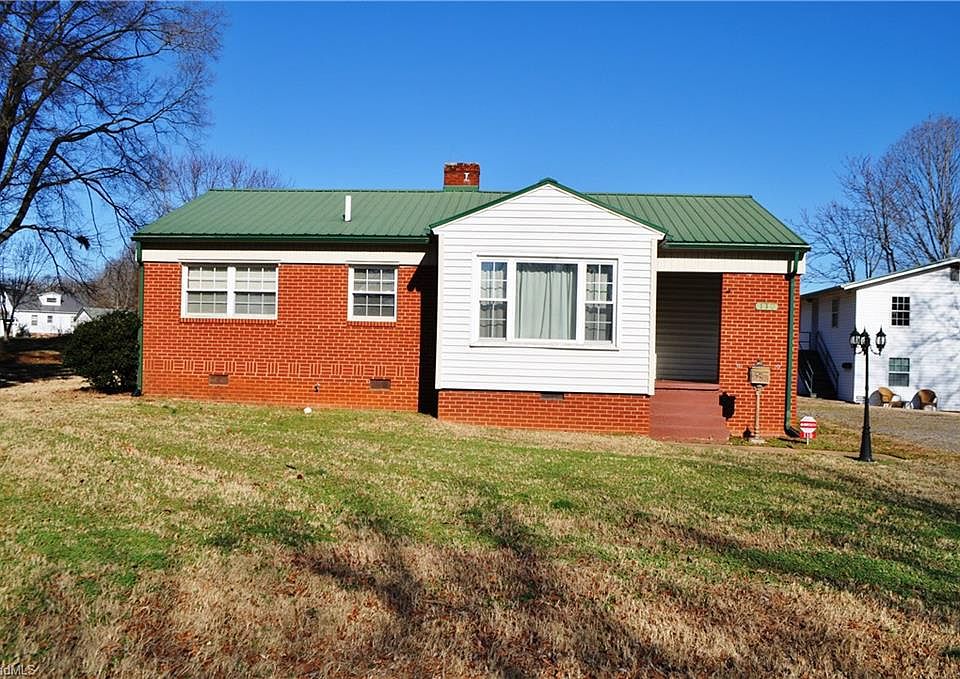 1st image of 110 Bancroft Ln