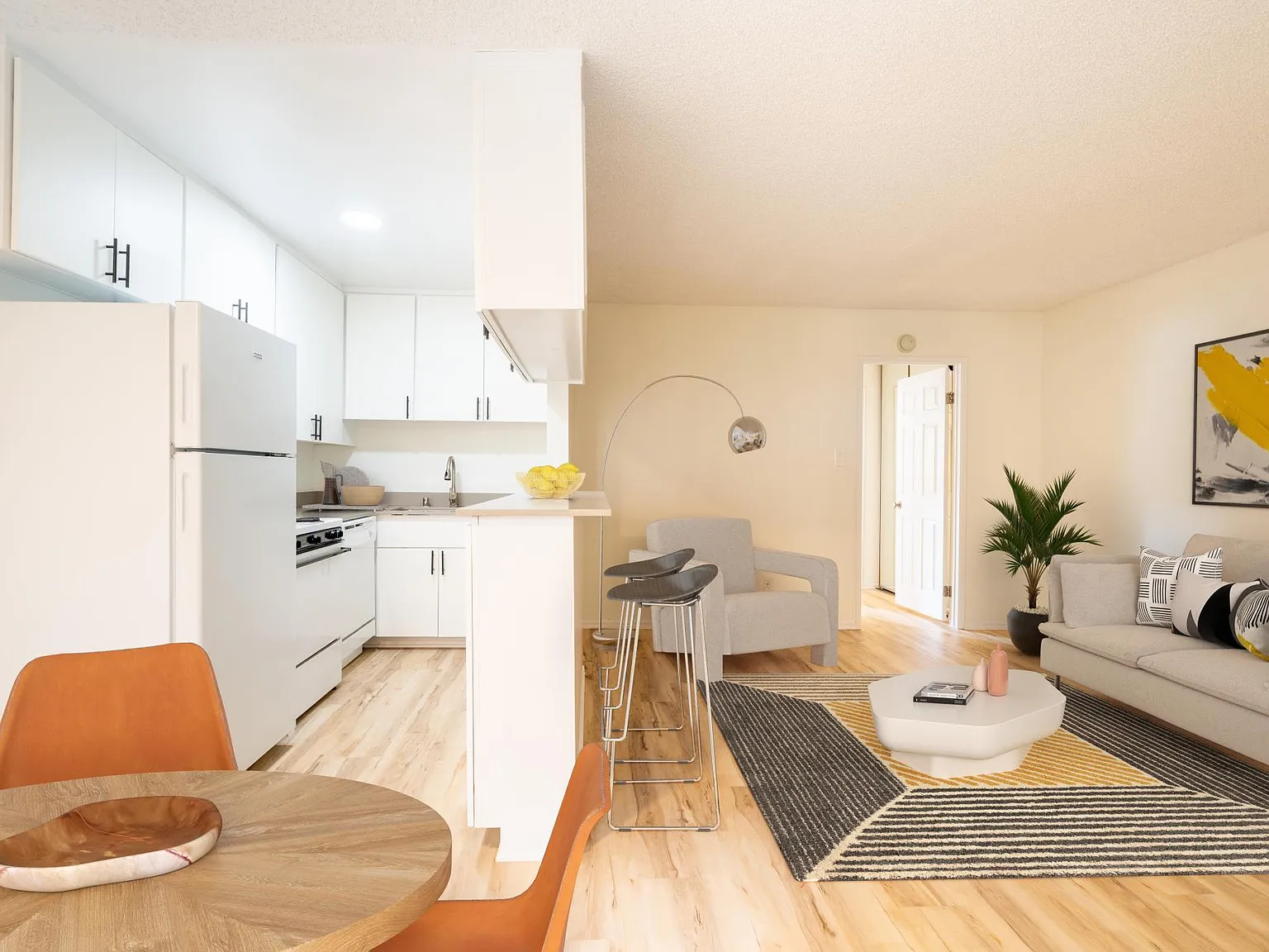 Tuscany Apartments — Photo 3