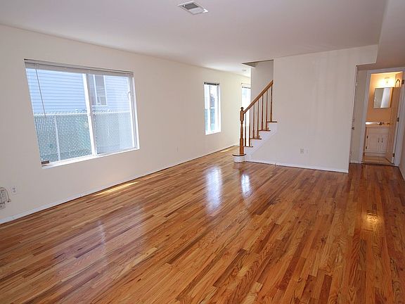 4th image of 457 Hillman Ave Unit 1