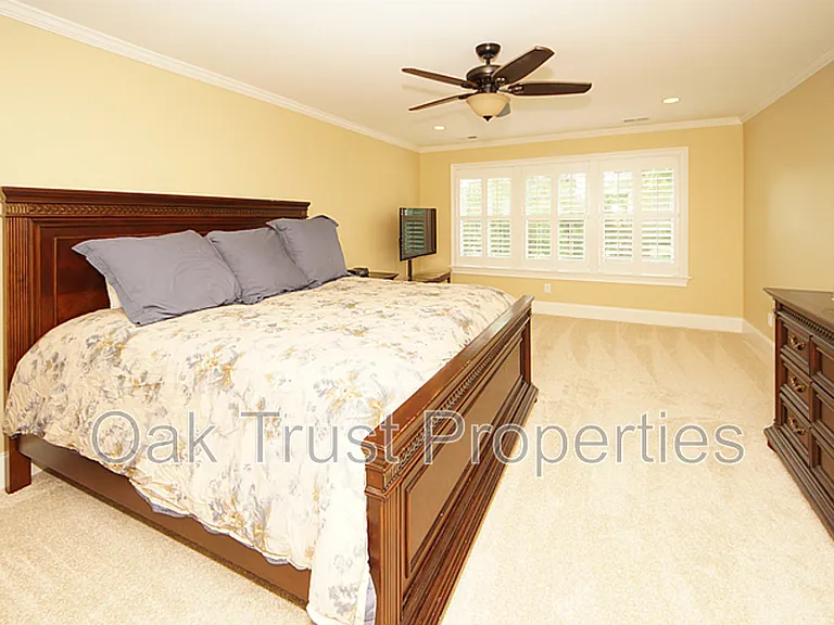 125 Brogun Ln — Photo 31