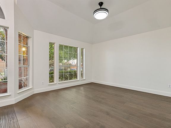 5th image of 1825 Walters Dr