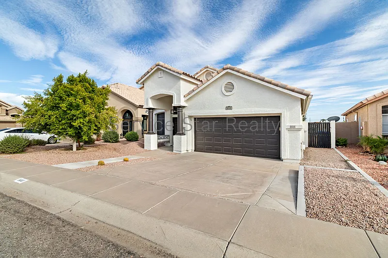4 bed, 2.0 bath, 1806 sqft, $2,750 — Photo 2