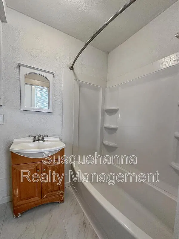 3 bed, 1288 sqft, $1,650 — Photo 3