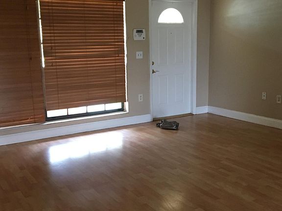 5th image of 11921 NW 36th Pl