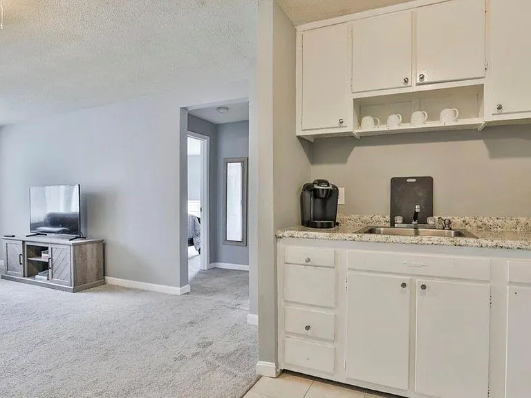 99 Cluff Crossing Rd #5C — Photo 7
