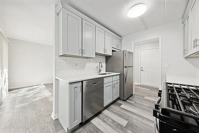 515 N Cass Ave #2H — Photo 11