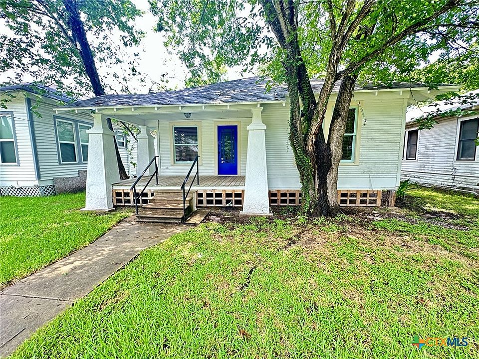 1st image of 404 E Live Oak St