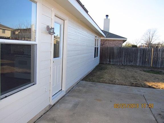 5th image of 1582 Chivalry Ln