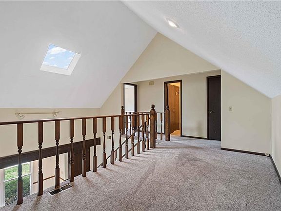 5th image of 8597 Perry Ln