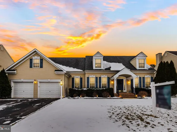 8210 Champion Ct, Pasadena, MD 21122