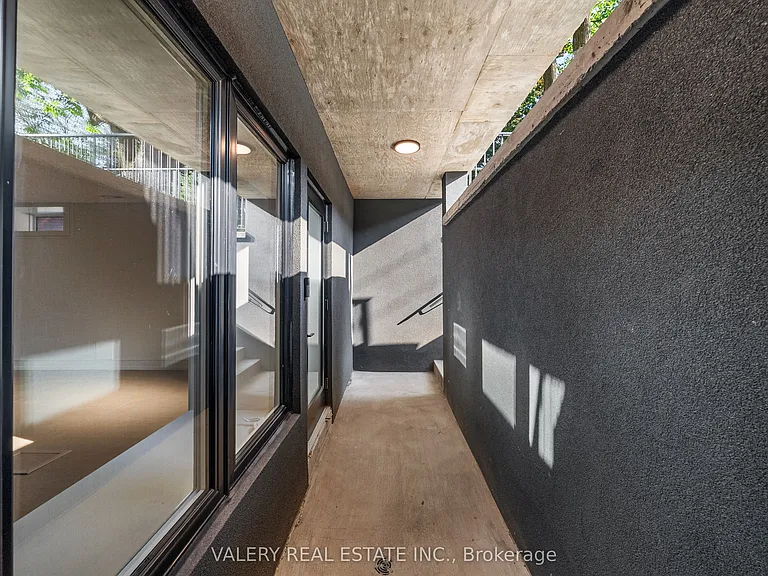 131 Dovercourt Rd #1 — Photo 10