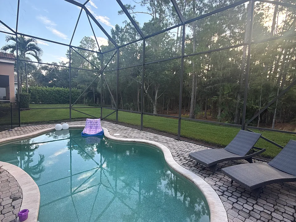 2358 Butterfly Palm Dr