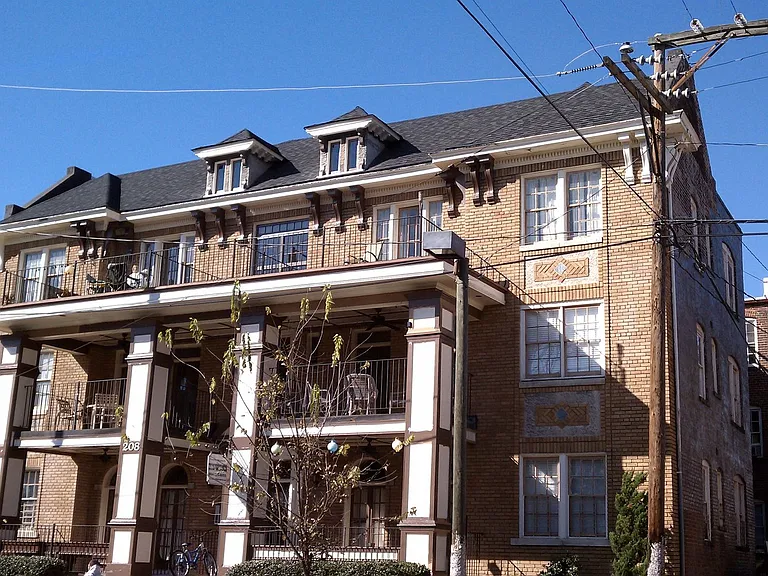 208 N Lombardy St — Photo 15