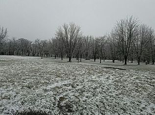 910 Lakeside Dr, Corfu, NY 14036