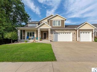317 Oak Marsh Dr, Mankato, MN 56001