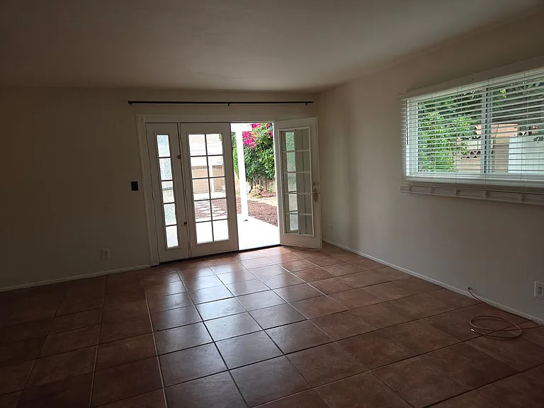 8409 Topanga Canyon Blvd — Photo 9