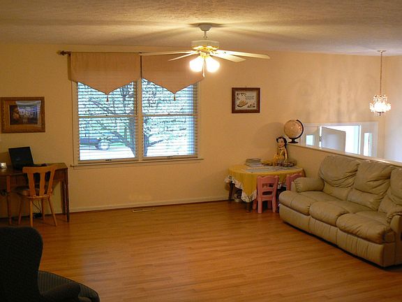 LIVING ROOM2