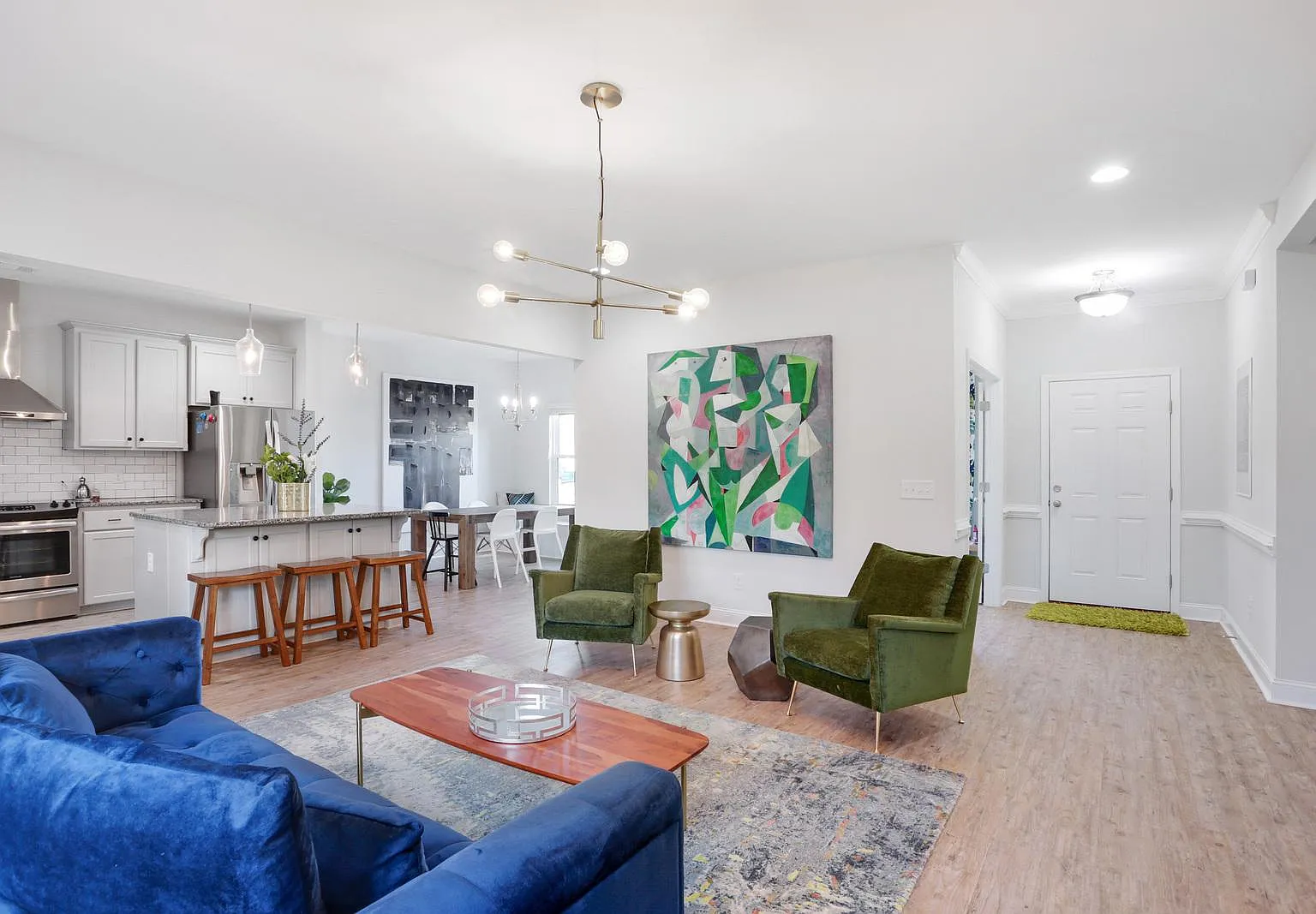 4 bed, 2640 sqft, $3,000 — Photo 3