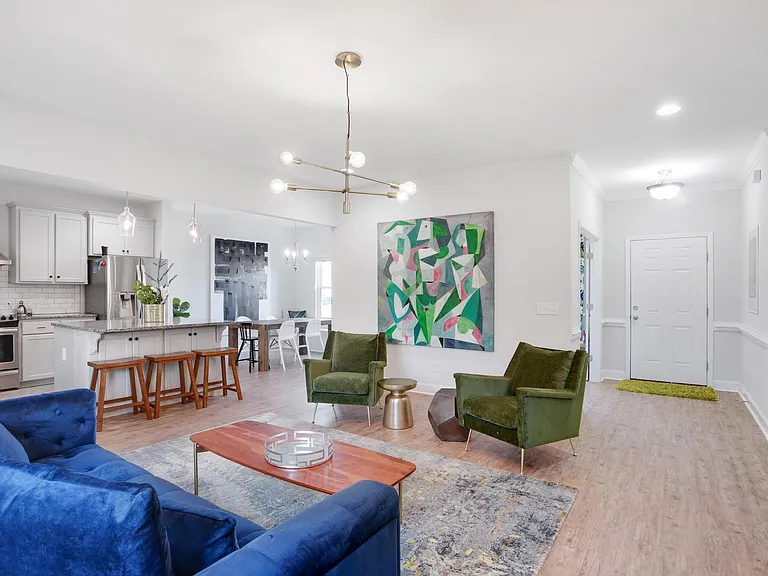 180 Shelton St — Photo 3
