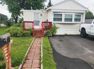 305 Oklahoma Ave, Williamstown, NJ 08094