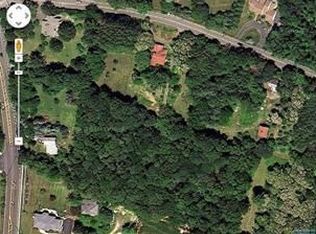 22 Masonicus Rd, Mahwah, NJ 07430