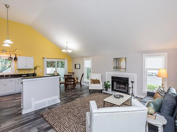 3rd image of 3730 Baybridge Ln