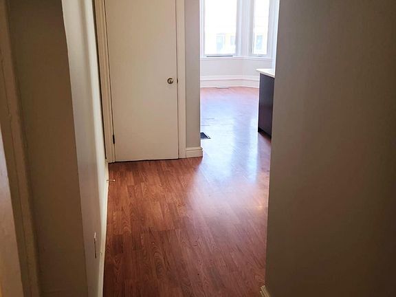 3rd image of 26 Stanley St #3