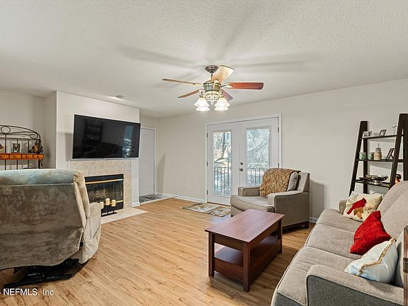 5th image of 13715 RICHMOND PARK Drive N #1201