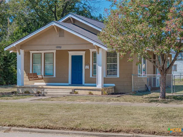 1202 S 7th St, Temple, TX 76504