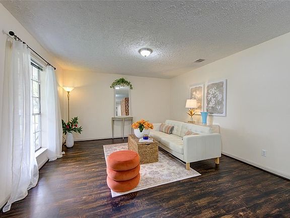 5th image of 3214 Lakehaven Dr