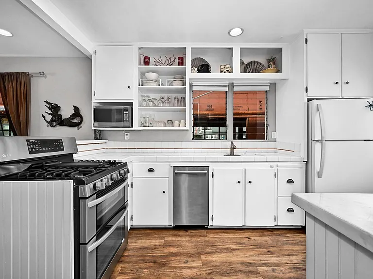 1405 W Bay Ave — Photo 16