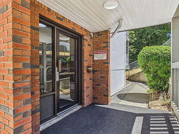 2nd image of 1097 Bowen Rd #1308