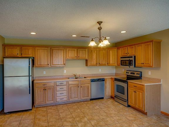 3rd image of 476 Lezlie Dr APT 6