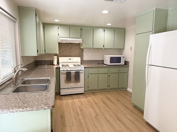 3rd image of 3836 Maryland Ave