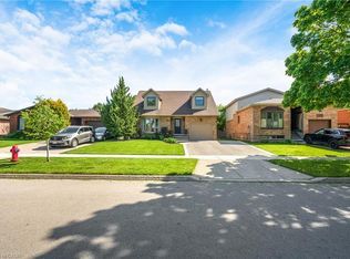 206 Athenia Dr, Hamilton, ON L8J 1V8