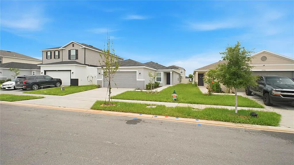 4 bed, 2.0 bath, 1636 sqft, $2,100 — Photo 1