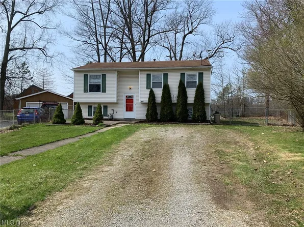 9081 Wilverne Spur, Windham, OH 44288