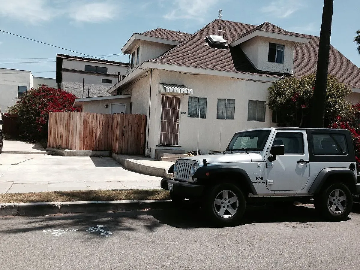 2 bed, 925 sqft, $2,595 — Photo 1