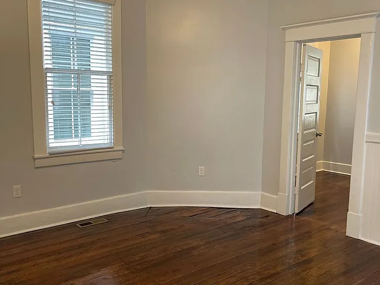 412 E Duffy St — Photo 13
